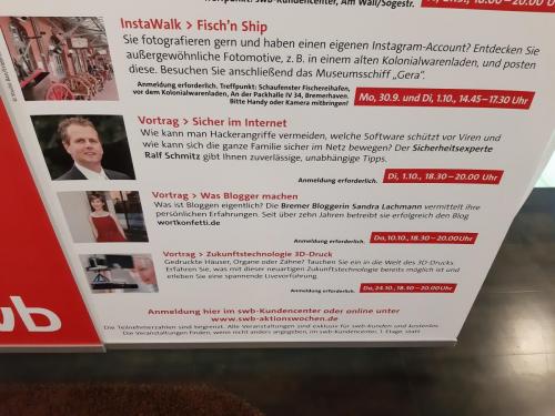 Auf dem großen Titelplakat des Hacker-Vortrags bei den Stadtwerken Bremen wird der renommierte Hacker Ralf Schmitz angekündigt.