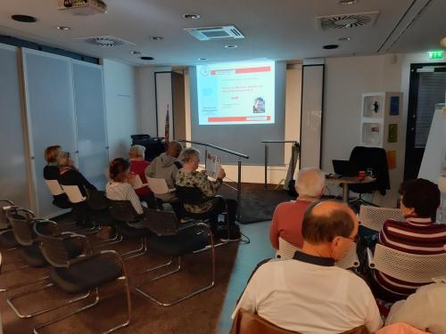 Ralf Schmitz zeigt Angriffe! Hacker versenden täuschend echte E-Mails, die von vertrauenswürdigen Quellen stammen. 