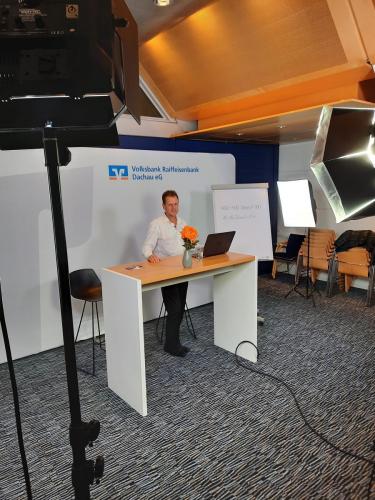 Hackervortrag bei der Volksbank Dachau von Ralf Schmitz 