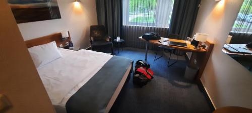 „Hacker in seinem 5 Sterne Hotel “