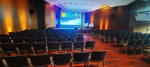 „5 Minuten vor dem Auftritt von Ralf Schmitz beim Hacker-Vortrag in der Stadthalle Fellbach.“