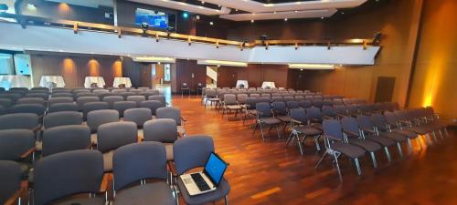 „Alles steht bereit für den Hacker-Vortrag in der Stadthalle Fellbach“