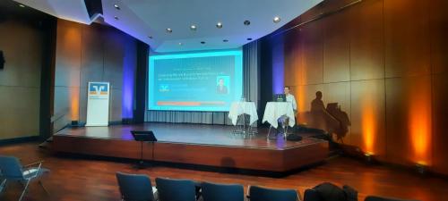 „Hacker verfügen über Fähigkeiten, die nur wenige besitzen, und demonstrieren diese beim Vortrag in der Stadthalle Fellbach.“