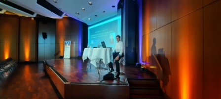 „Der Live-Hacking-Teil des Vortrags beginnt in der Stadthalle Fellbach.“