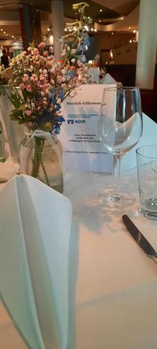 Entspannte Atmosphäre beim Abendessen