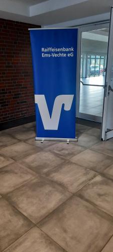  Logo der Bank, die Mitarbeiter werden durch den  erfahrenen Hacker Ralf Schmitz im Vorfeld schützt. 